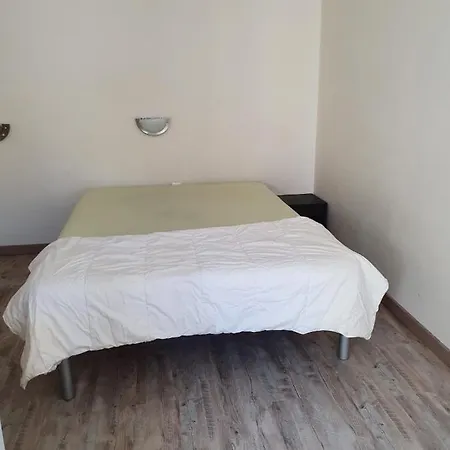 Centre De דירה *